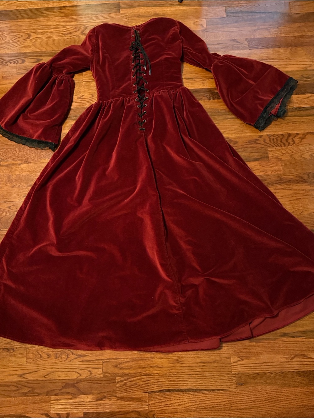 Burgundy Velvet Lace-Up Medieval Costume Dress - Picture 3 of 3